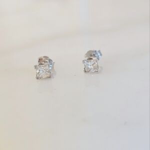 Princess cut natural diamond studs
